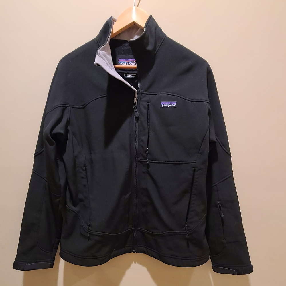 Patagonia Womens Black Softshell Cost